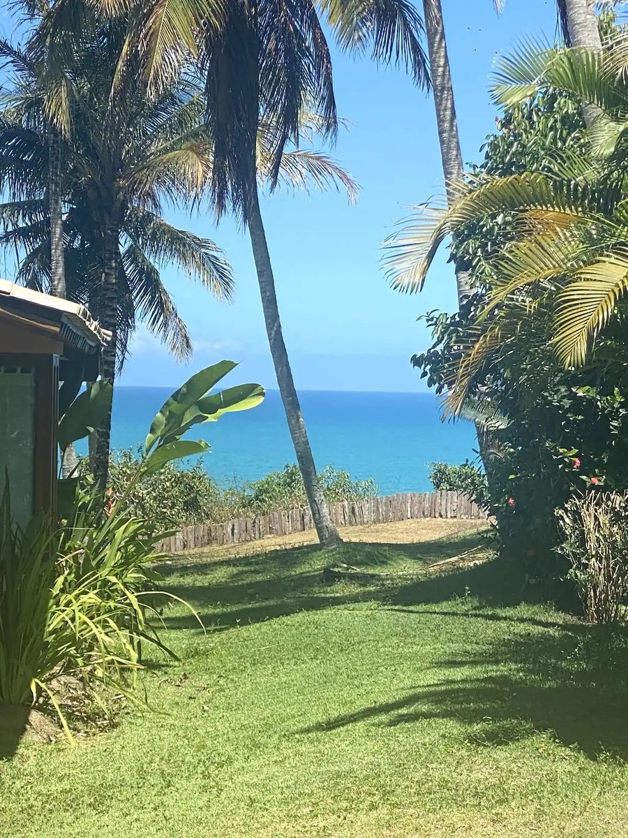 Vista de hospedagem com mar em Arraial d'Ajuda